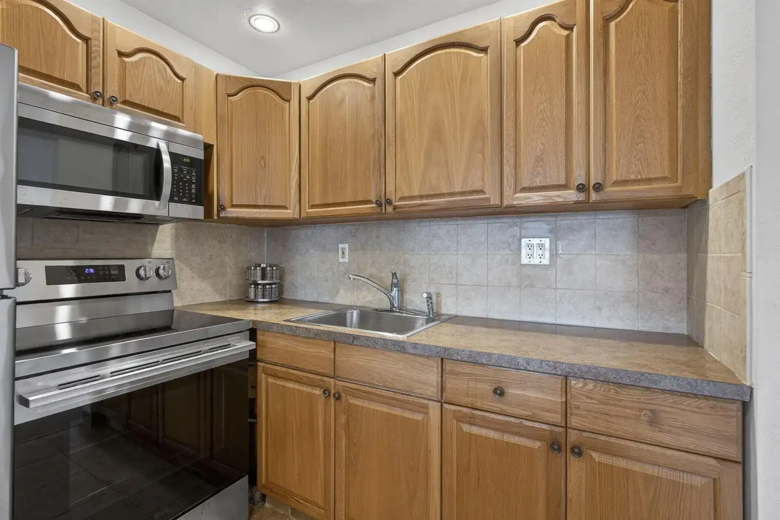 181 Bedford G, West Palm Beach FL 33417 photo 2