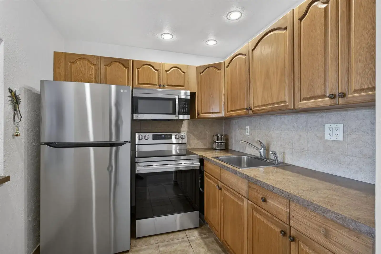 181 Bedford G, West Palm Beach FL 33417 photo 3