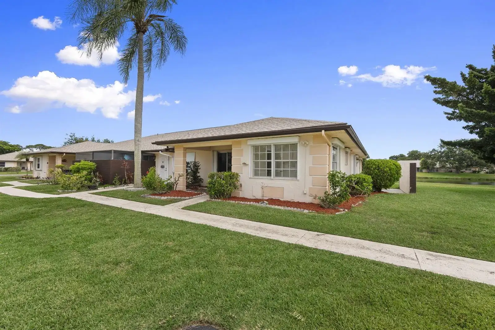 5828 Honeybell Court, Fort Pierce FL 34982 photo 2