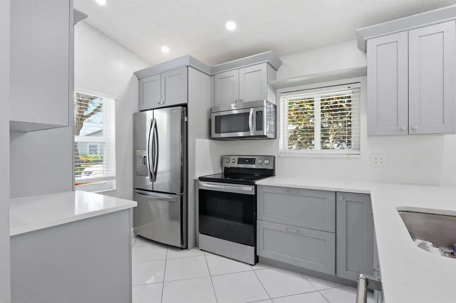 8621 Jasmine Way, Boca Raton FL 33496 photo 2