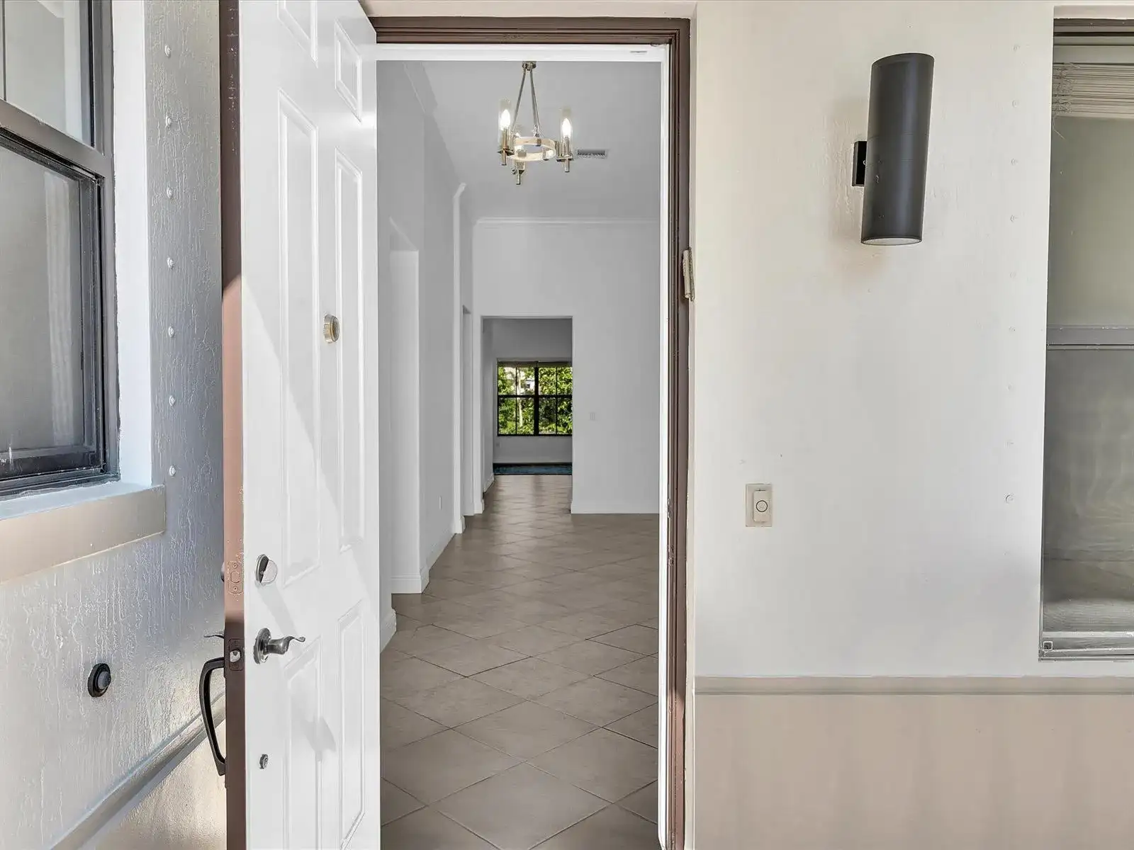 2680 NW 84th Way, Pembroke Pines FL 33024 photo 4