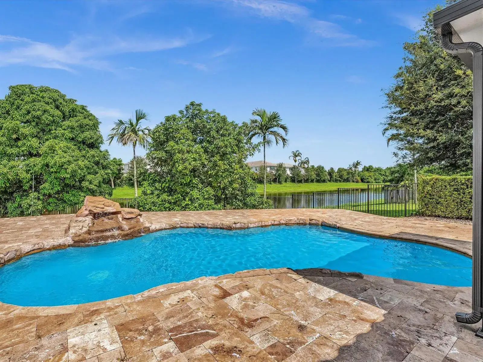 2680 NW 84th Way, Pembroke Pines FL 33024 photo 5