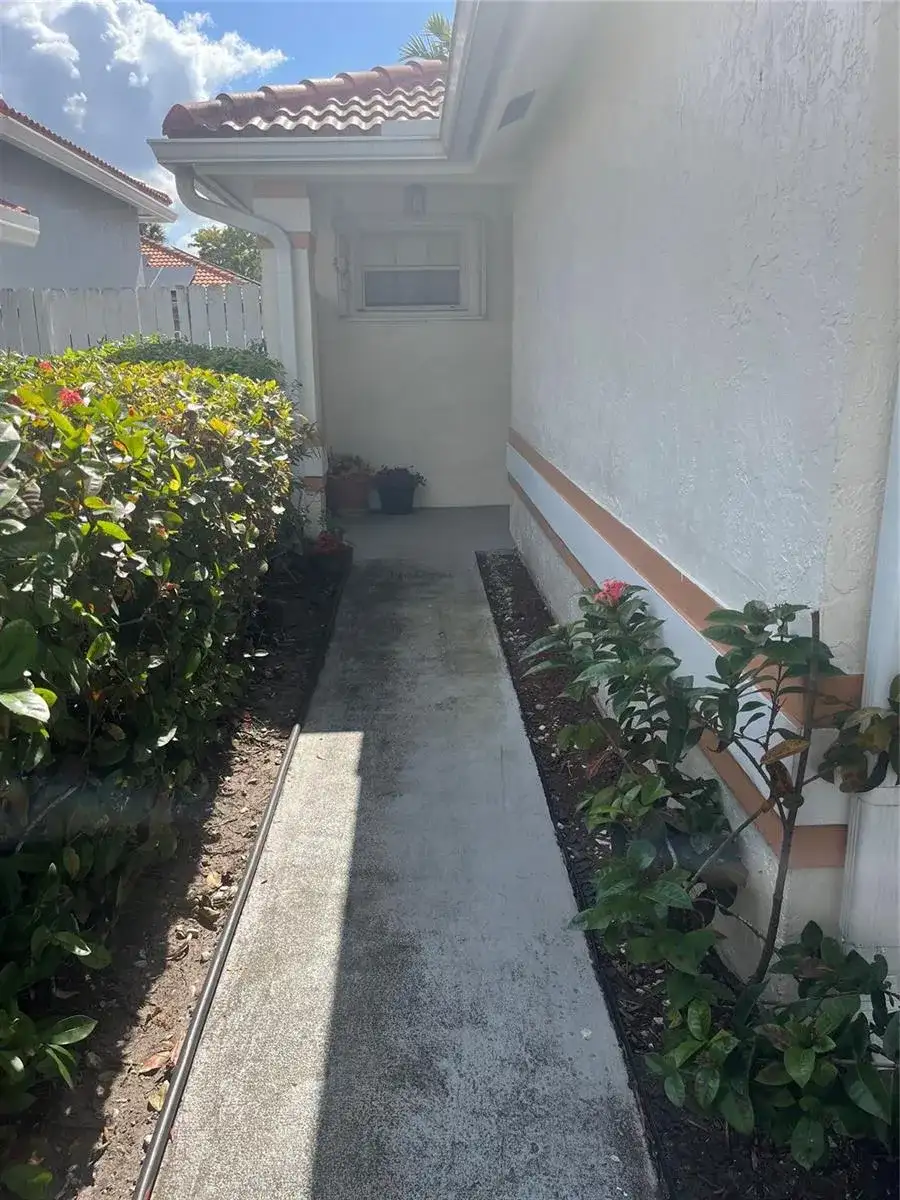13412 NW 5th Place, Plantation FL 33325 photo 2