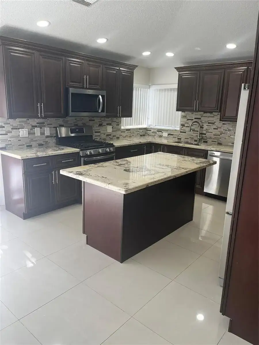 13412 NW 5th Place, Plantation FL 33325 photo 3