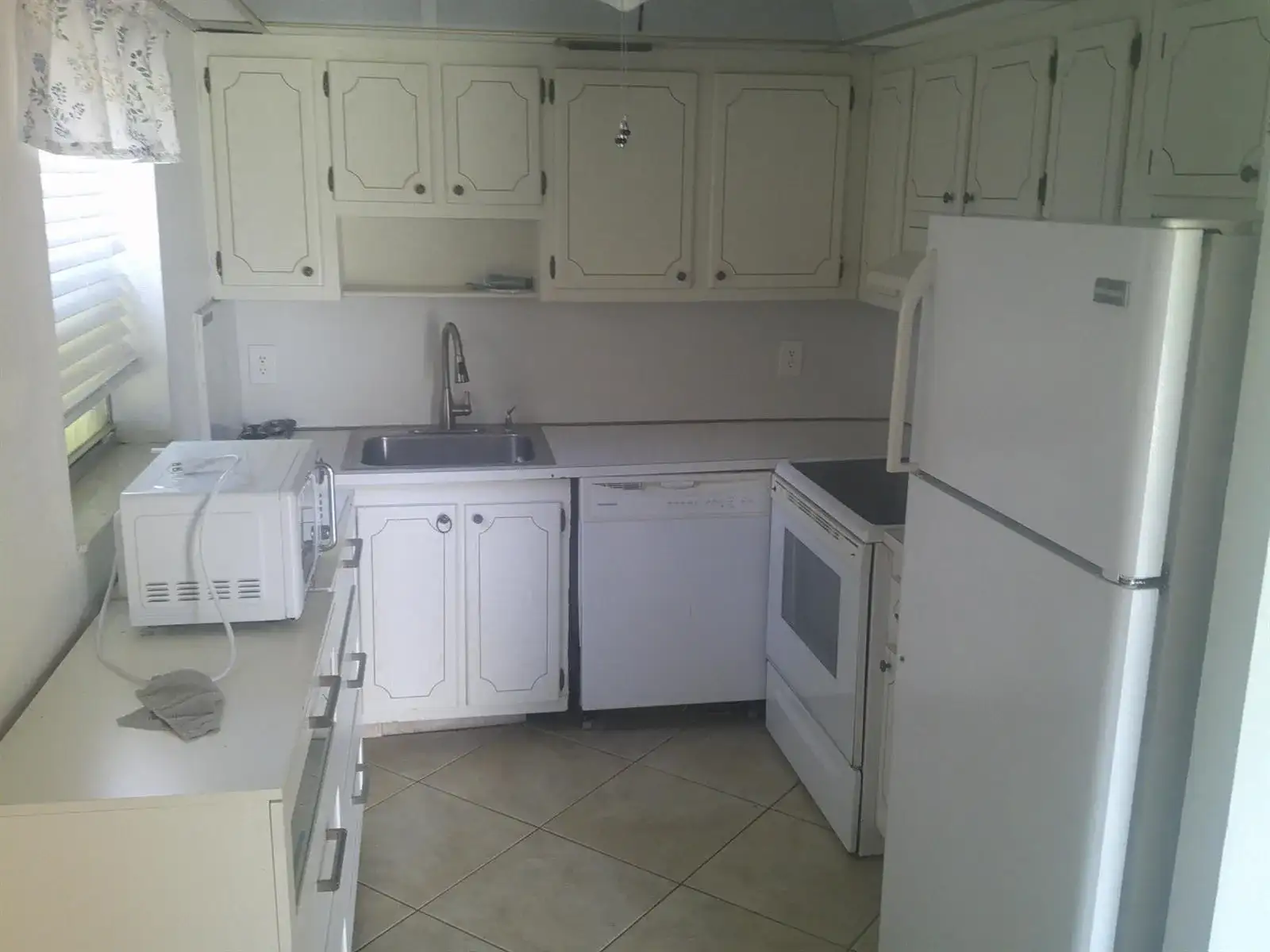 588 Brittany M, Delray Beach FL 33446 photo 3