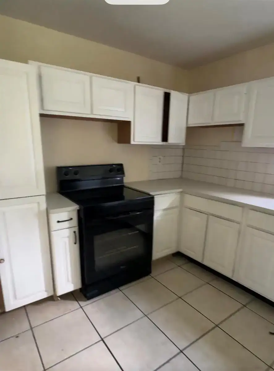527 N 11th Street, Fort Pierce FL 34950 photo 2