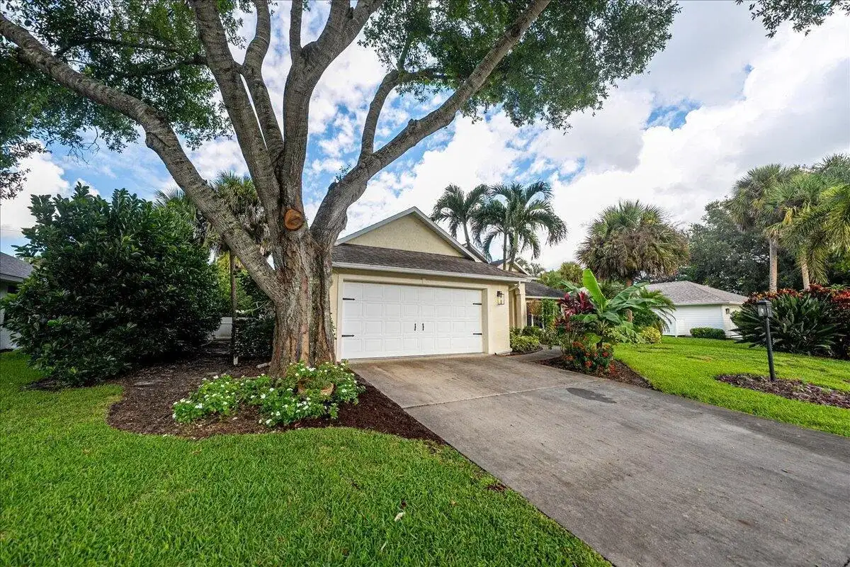 109 39th Drive, Vero Beach FL 32968 photo 2