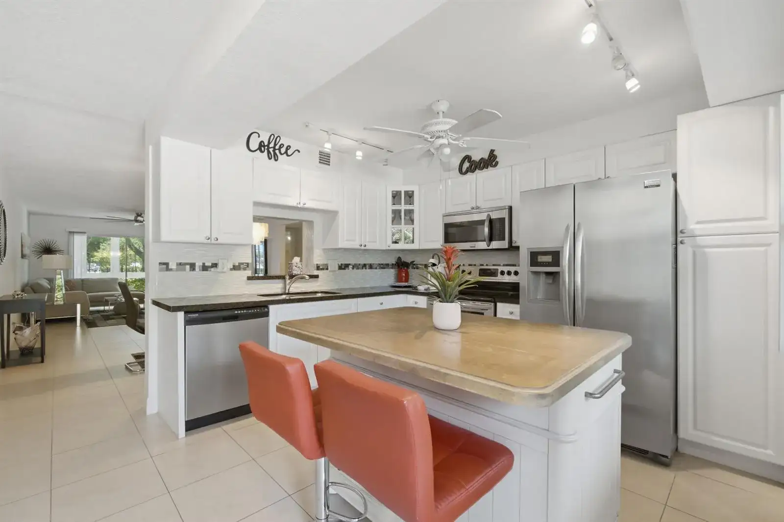 3002 Portofino Isle # D1, Coconut Creek FL 33066 photo 3