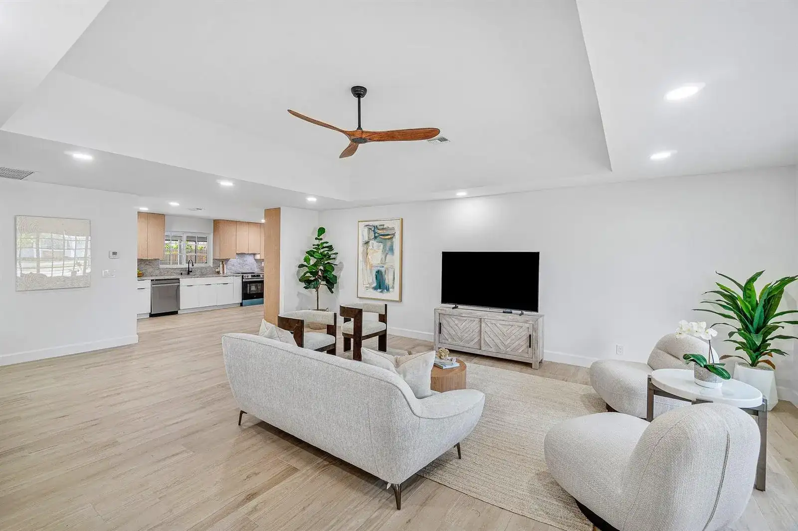 718 SW 27th Place, Boynton Beach FL 33435 photo 2