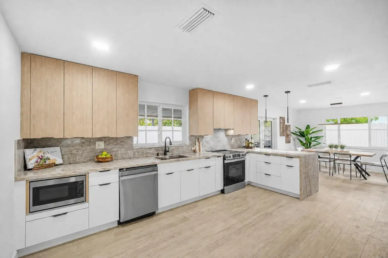718 SW 27th Place, Boynton Beach FL 33435 photo 4