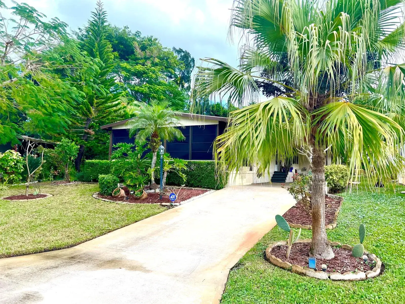8011 SE Homestead Avenue, Hobe Sound FL 33455 photo 2