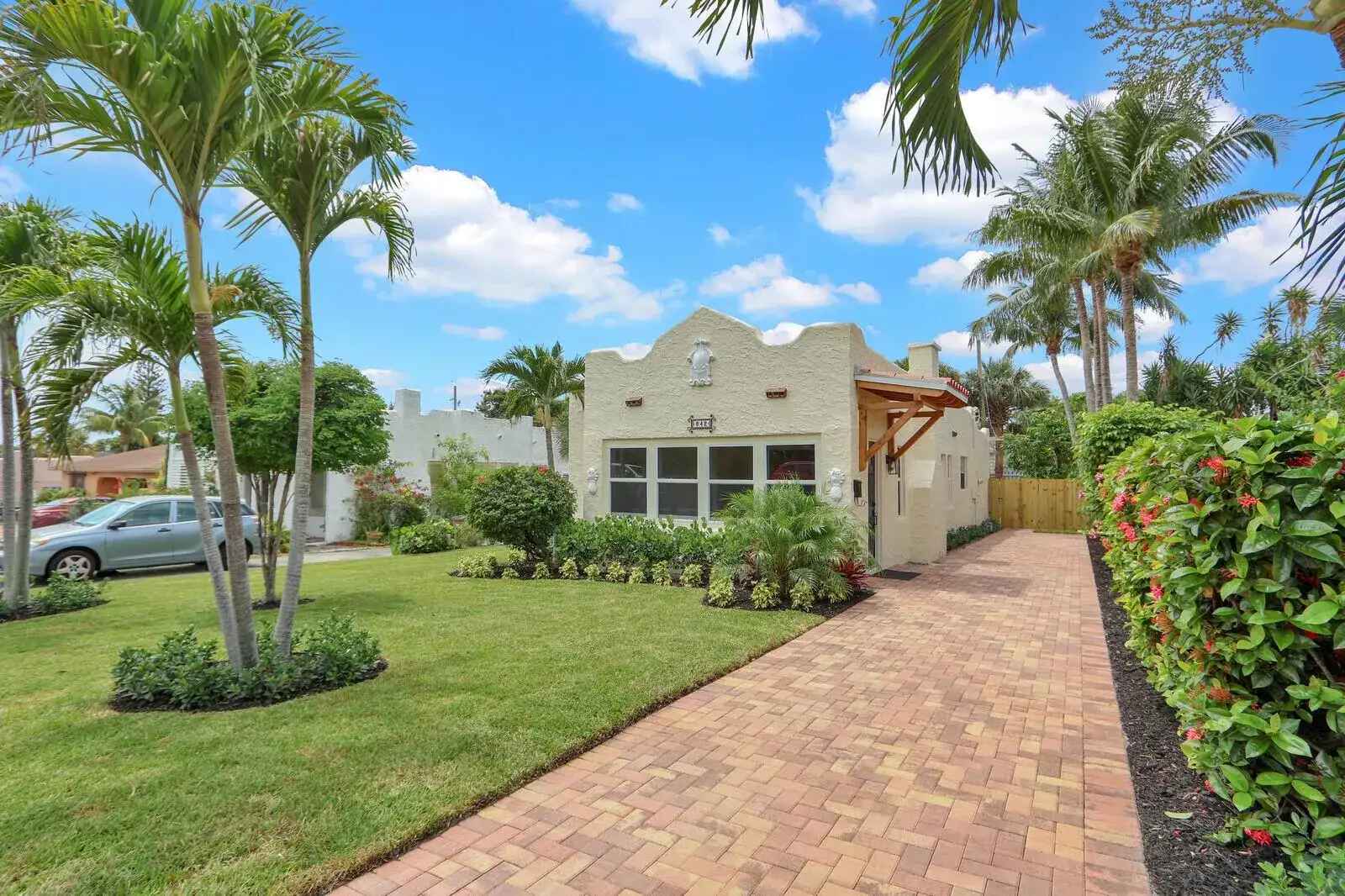 842 Selkirk Street, West Palm Beach FL 33405 photo 2