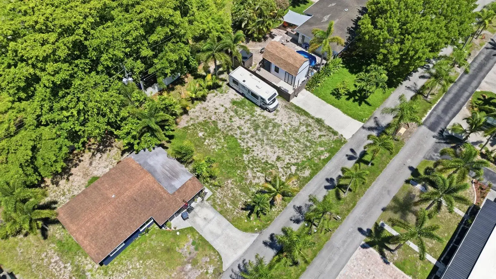000 Morrison Avenue, FL 33463 photo 4