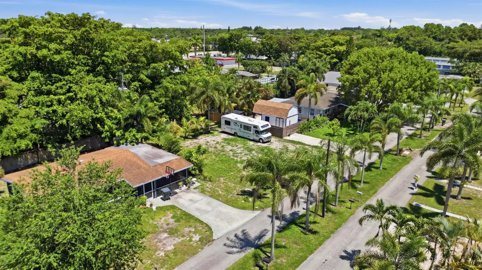 000 Morrison Avenue, FL 33463 photo 5