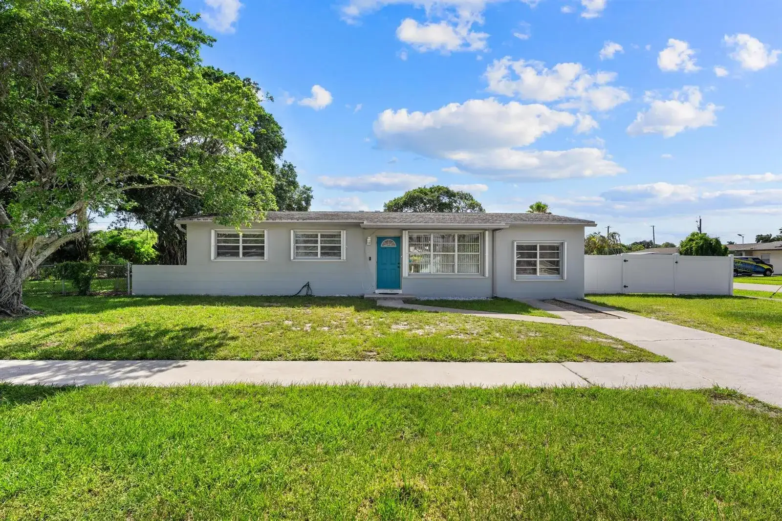 153 Abaco Drive, Palm Springs FL 33461 photo 2