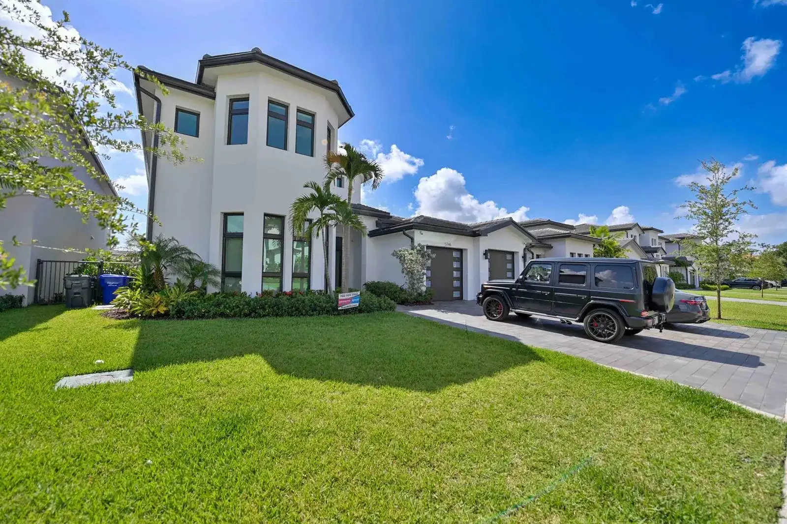 5746 Ashwood Circle W, Hollywood FL 33312 photo 2
