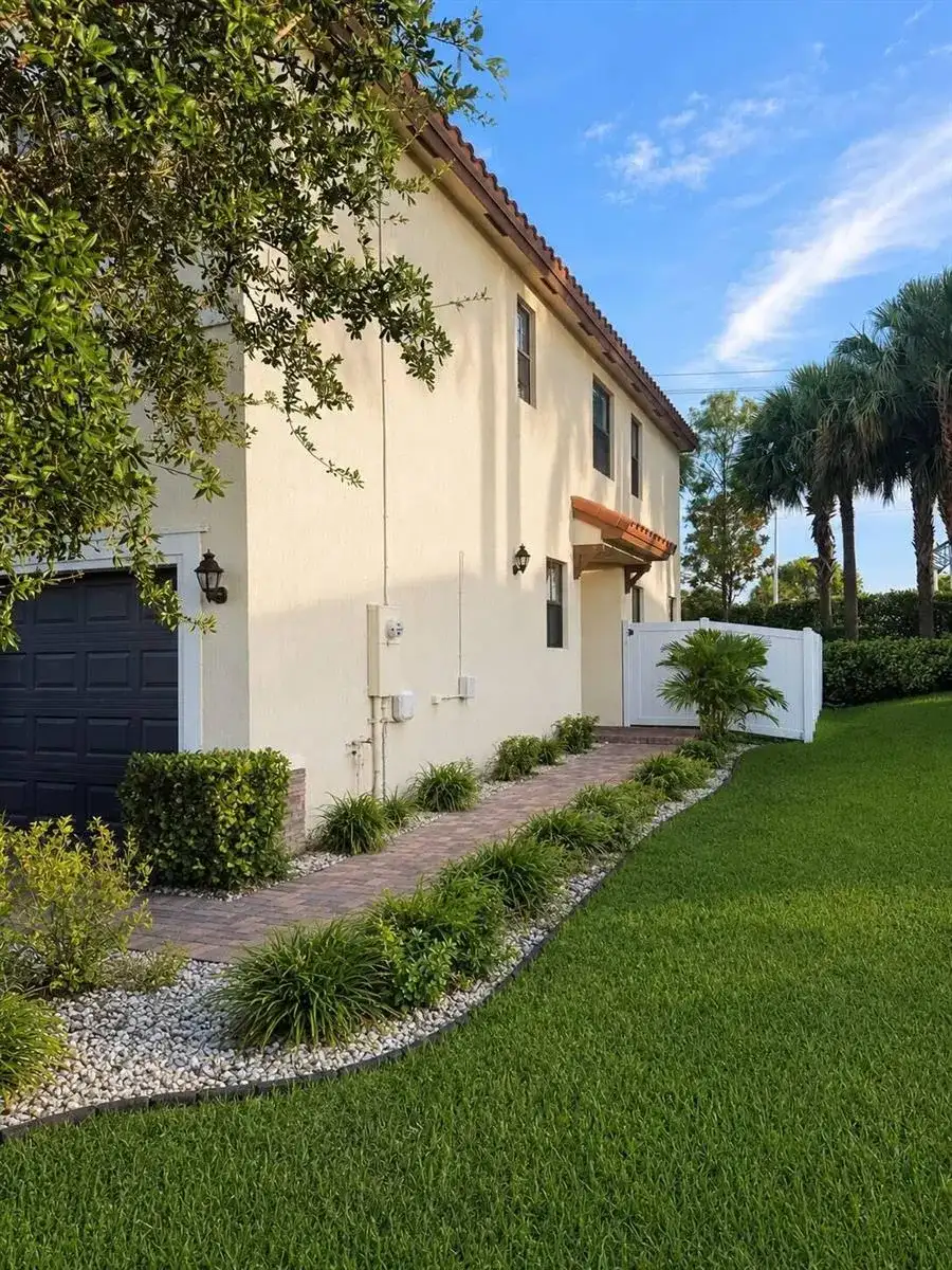 4822 NW 56th Court, Tamarac FL 33319 photo 3