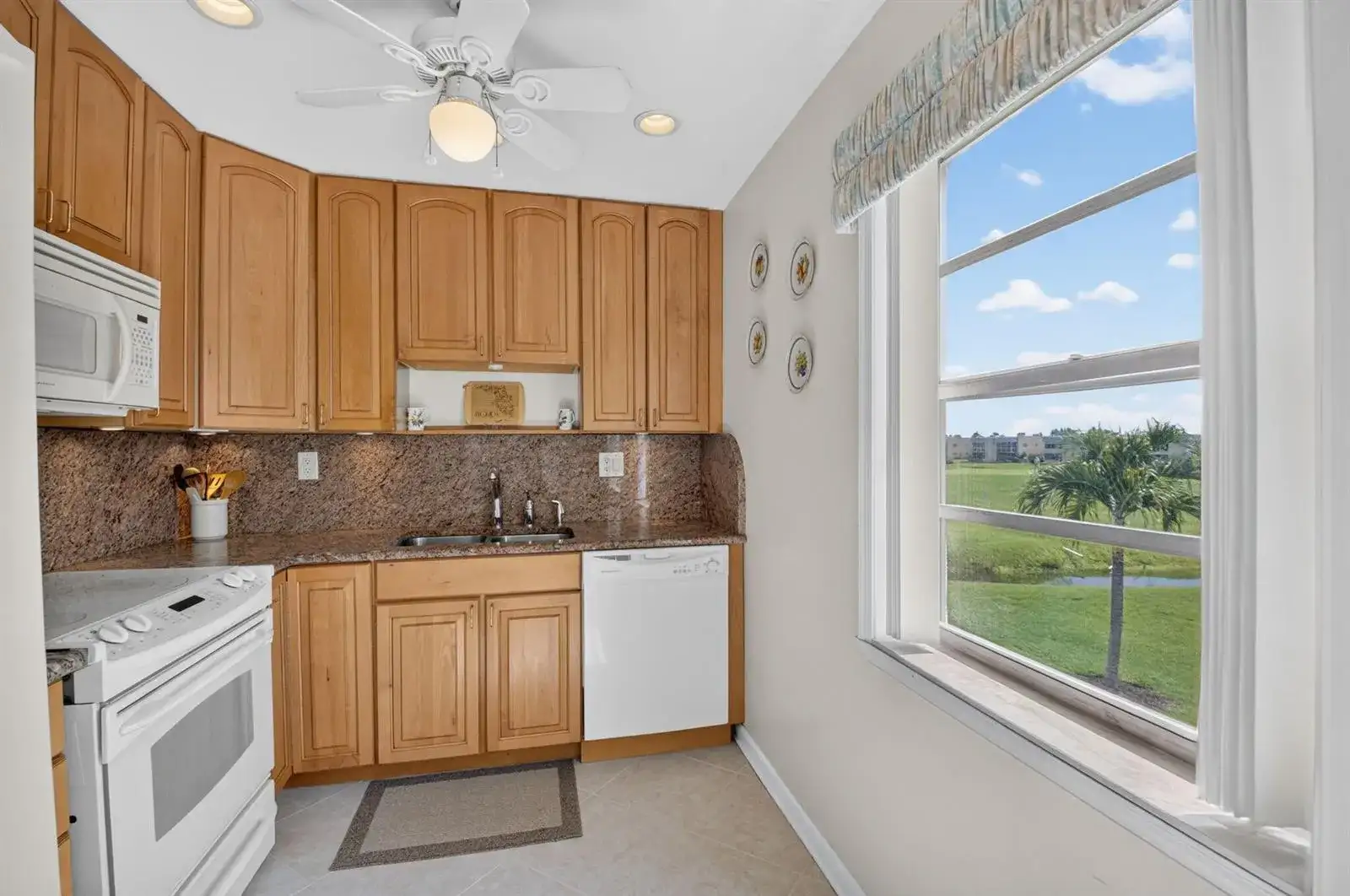 323 Capri G # 323, Delray Beach FL 33484 photo 2