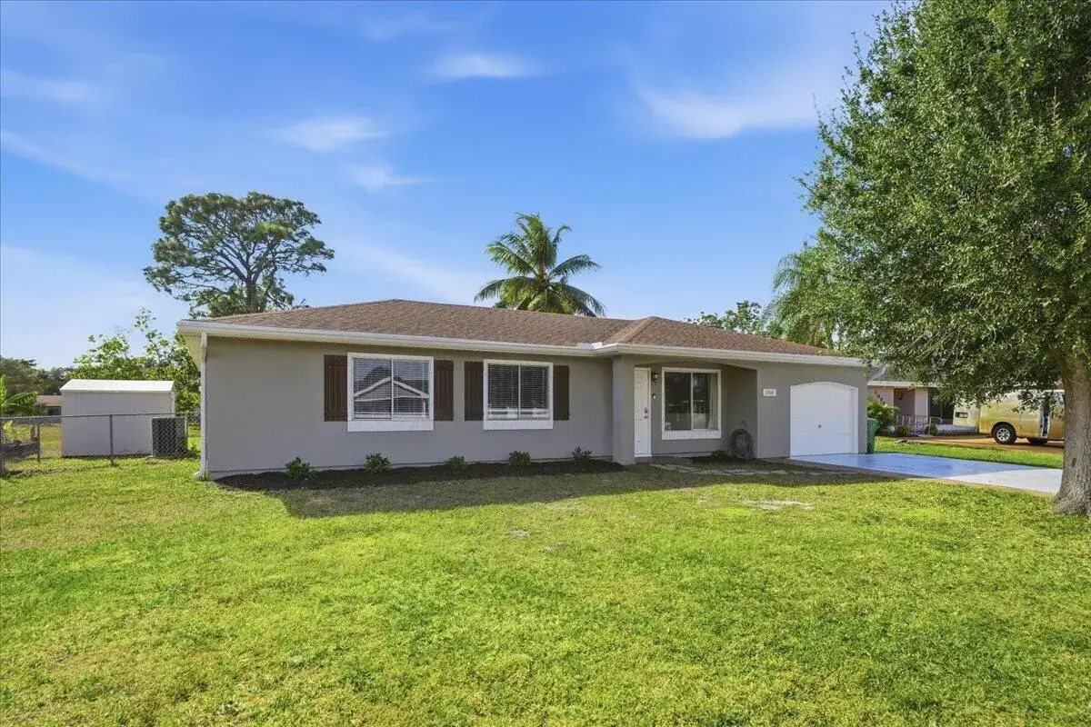 1969 SE Redwing Circle, Port St. Lucie FL 34952 photo 3