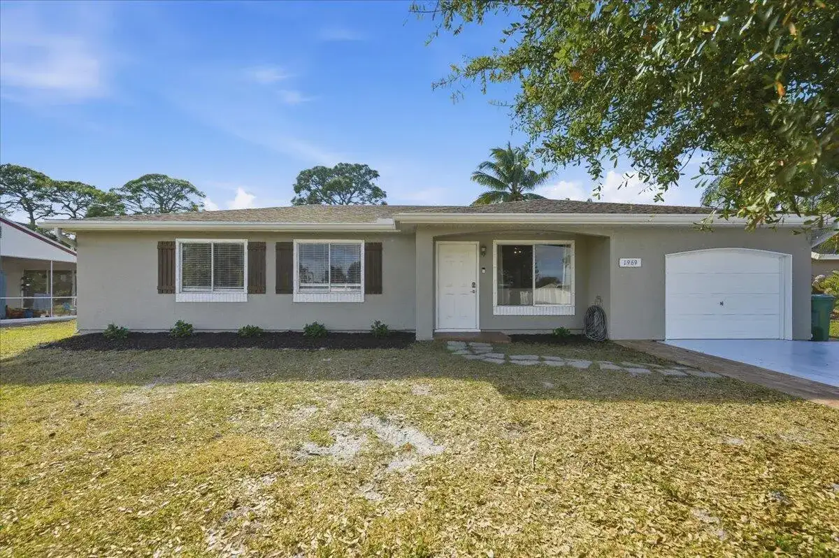 1969 SE Redwing Circle, Port St. Lucie FL 34952 photo 4