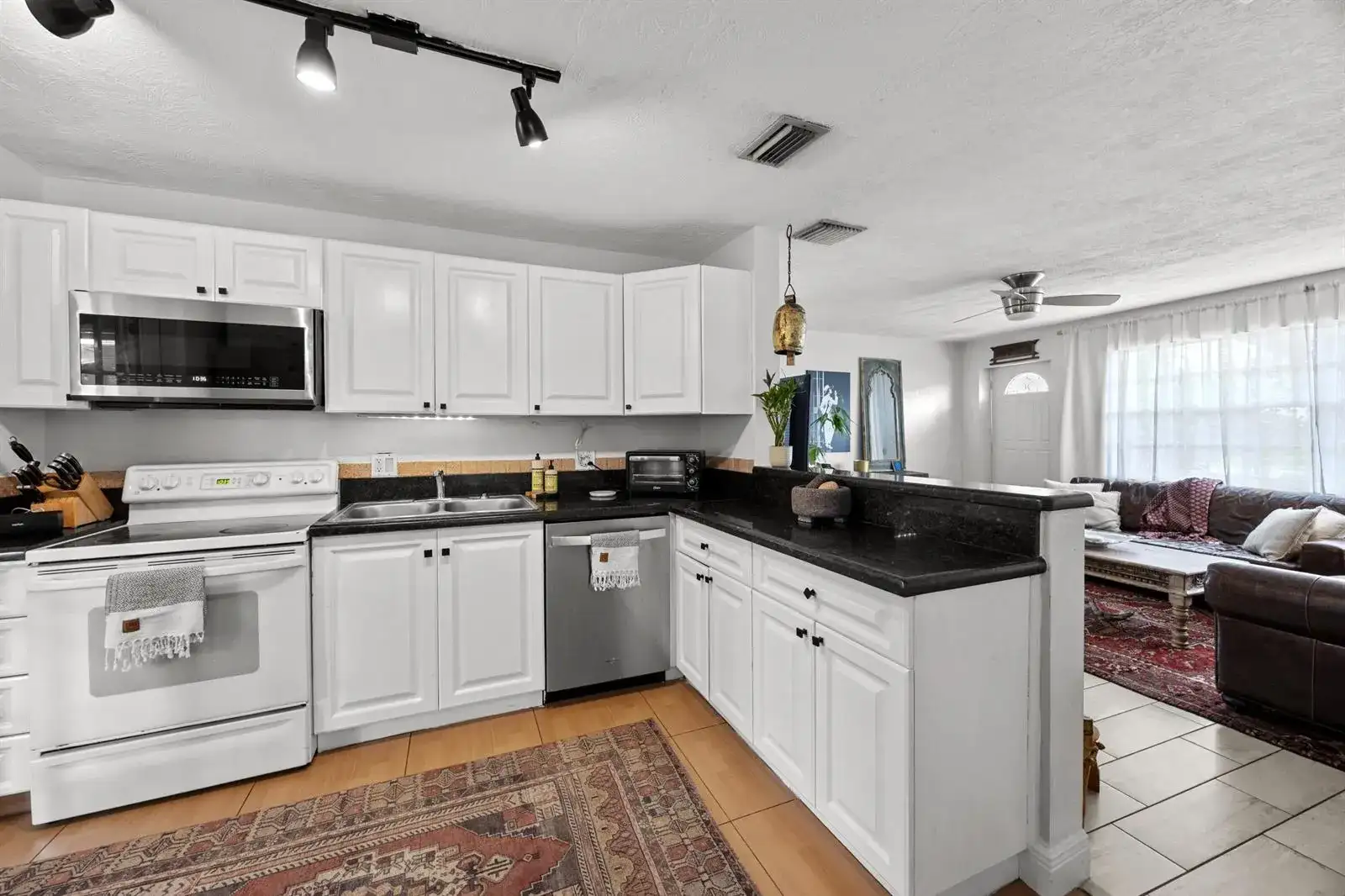 1427 NE 30th Street, Pompano Beach FL 33064 photo 4