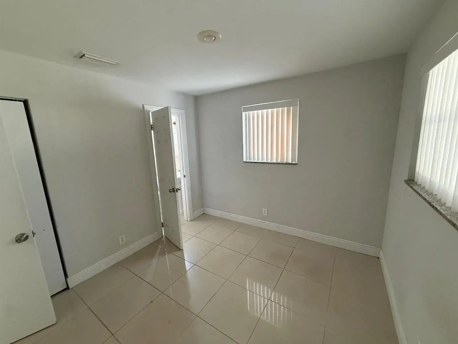 4161 NW 11th, Oakland Park FL 33309 photo 5