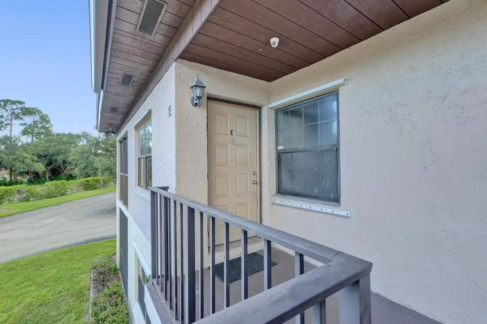 4225 S 57th Avenue, FL 33463 photo 3