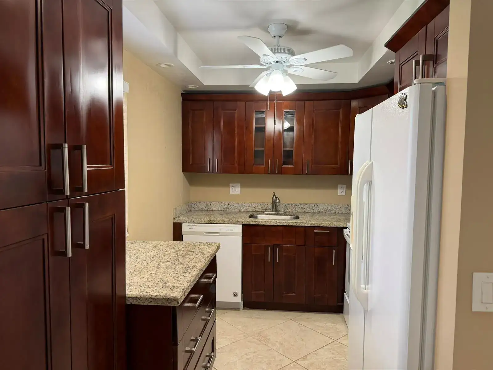 119 Burgundy C, Delray Beach FL 33484 photo 2
