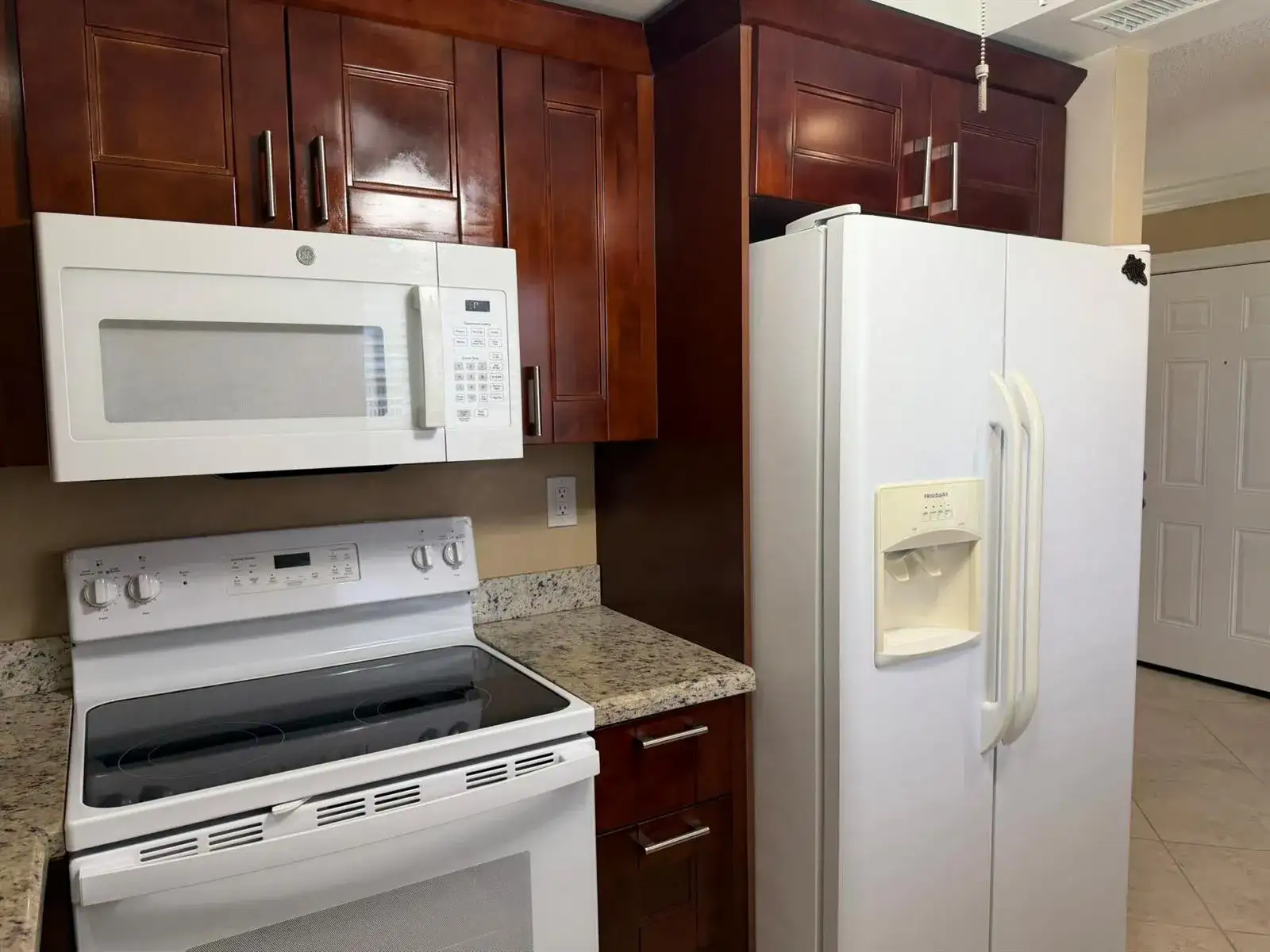 119 Burgundy C, Delray Beach FL 33484 photo 3