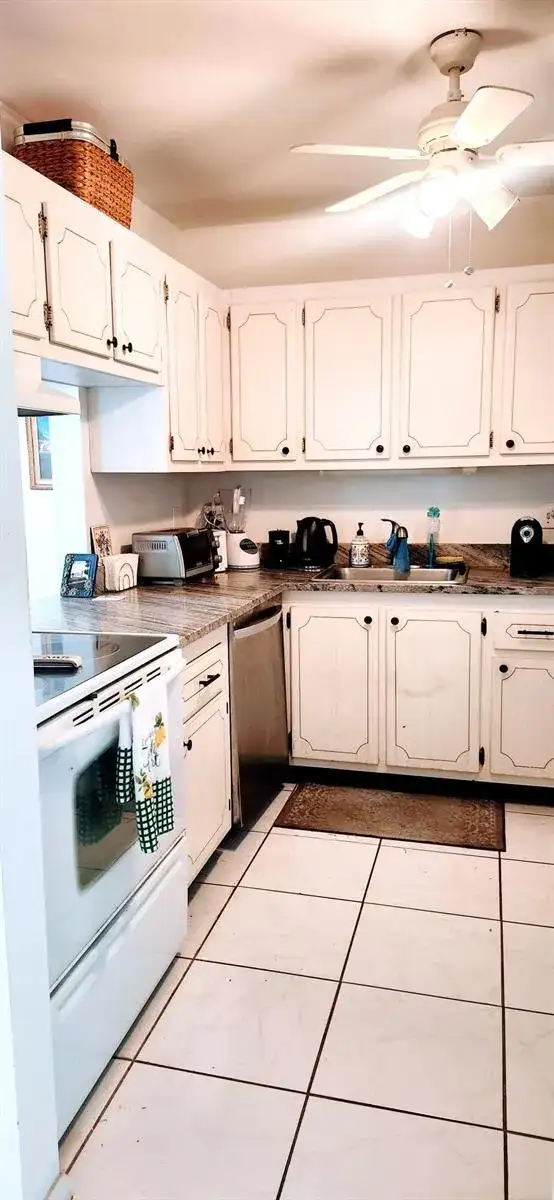1516 S Lakeside Drive # 206, FL 33460 photo 4