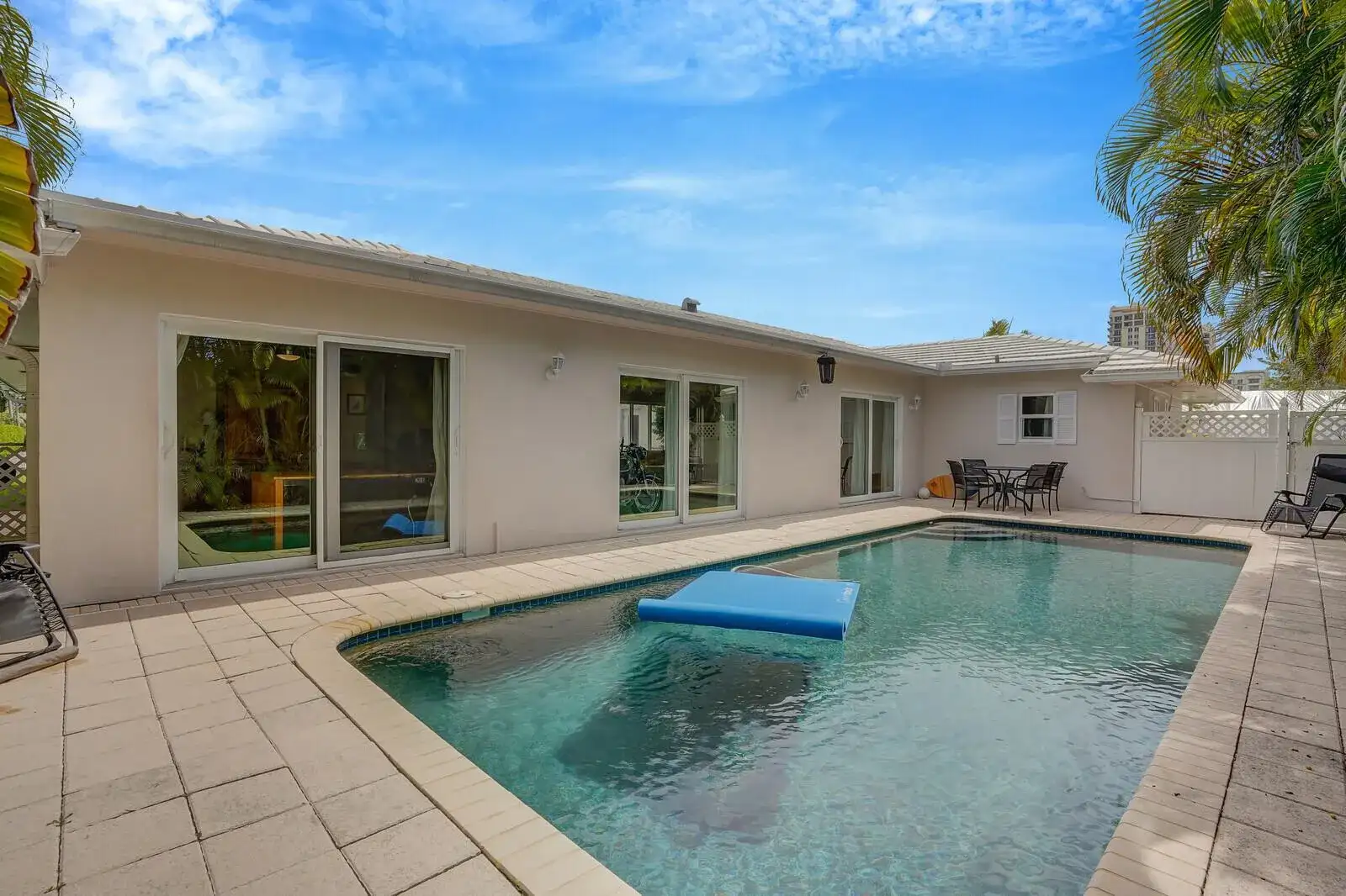 1211 Bimini Lane, Singer Island FL 33404 photo 2
