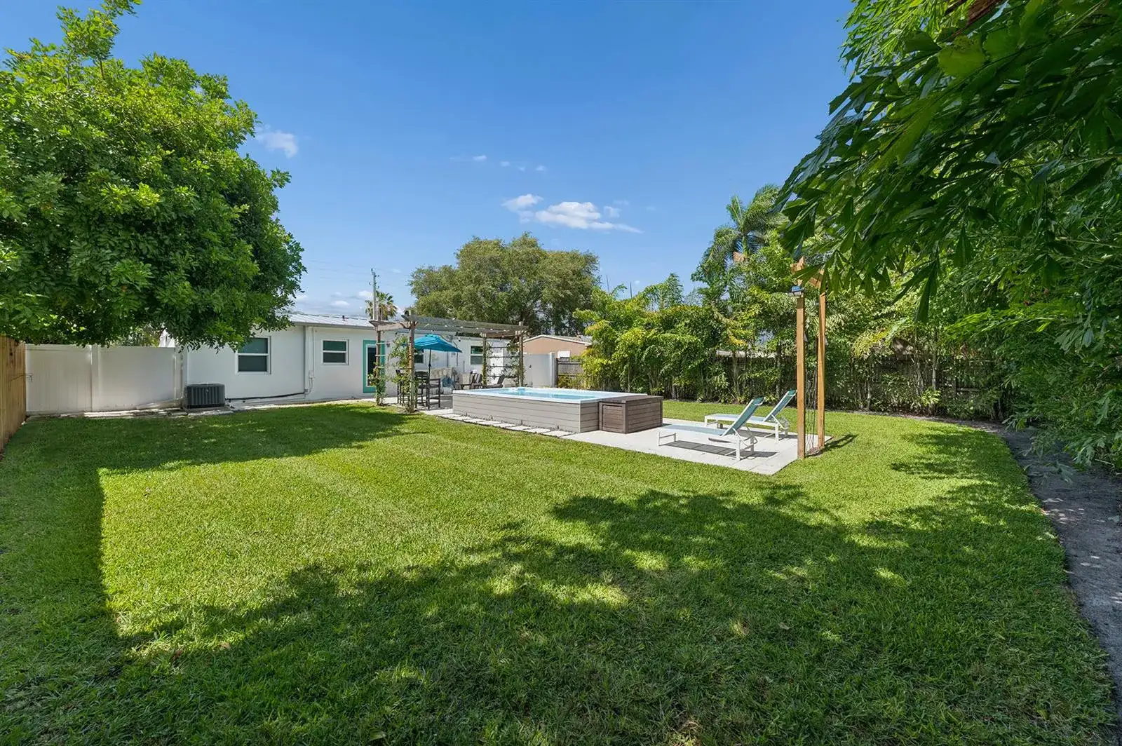 127 SW 10th Avenue, Boynton Beach FL 33435 photo 3