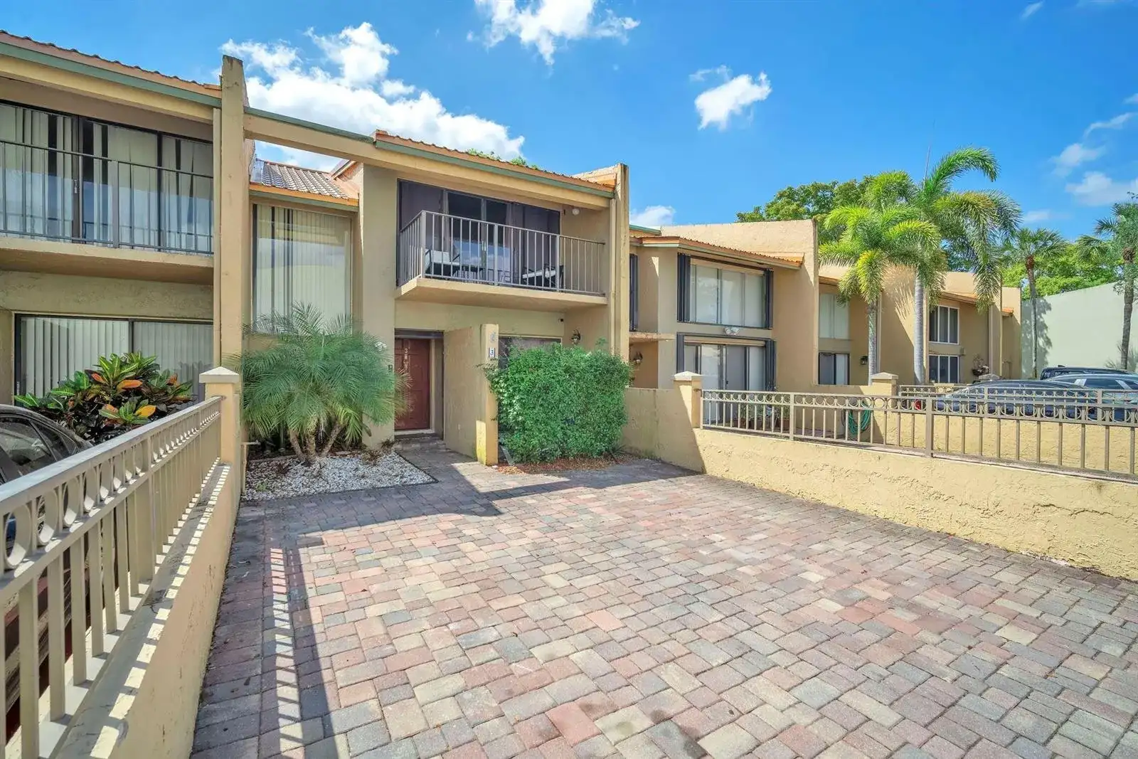 740 E Coco Plum Circle # 3, Plantation FL 33324 photo 3