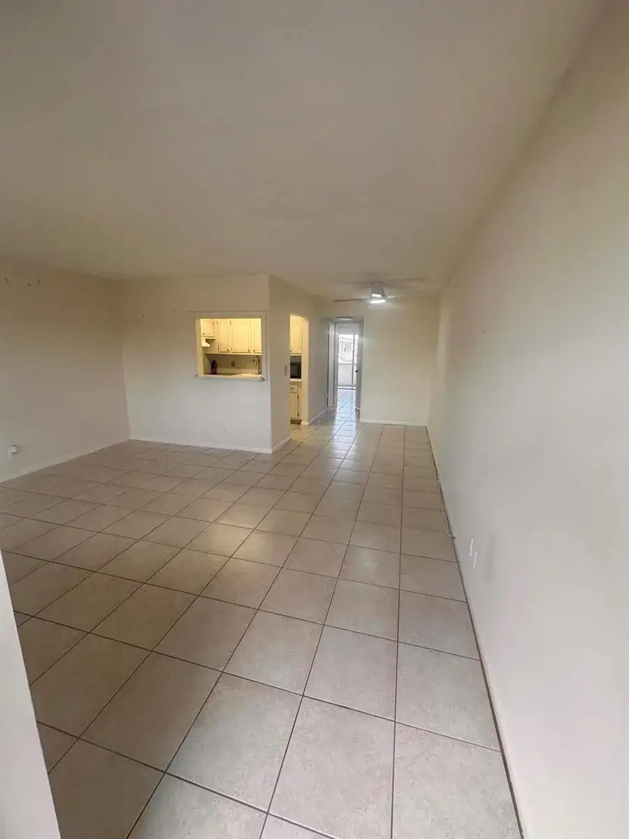 39 Cambridge B, West Palm Beach FL 33417 photo 3