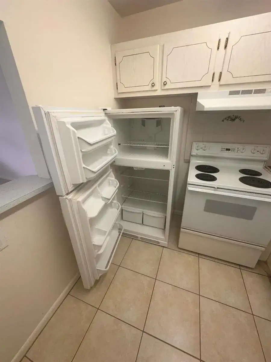 39 Cambridge B, West Palm Beach FL 33417 photo 5