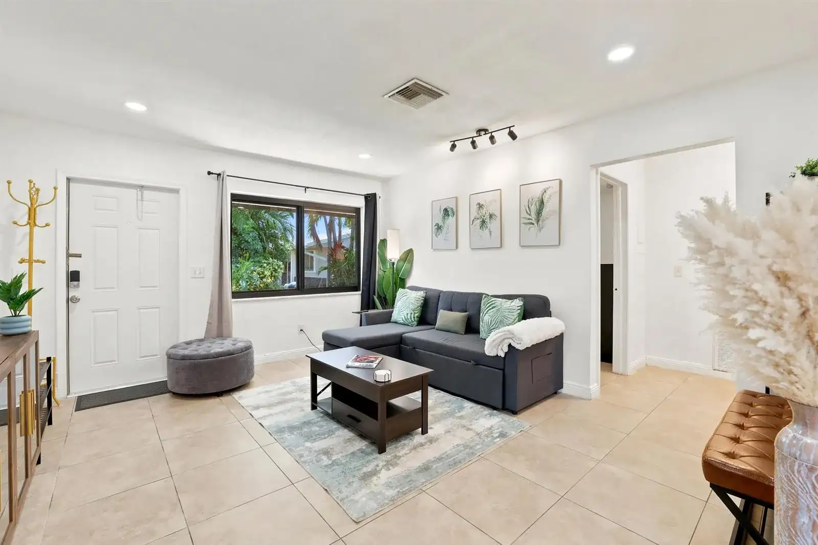 105 SE 2nd Street, Dania Beach FL 33004 photo 4