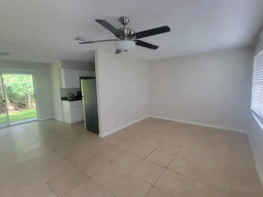 242 SE 24th Avenue, Boynton Beach FL 33435 photo 3