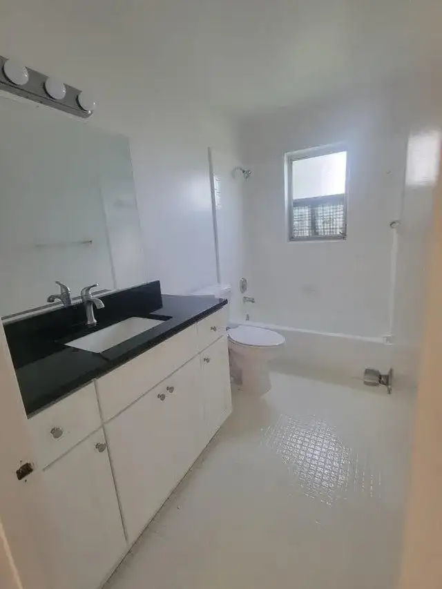 242 SE 24th Avenue, Boynton Beach FL 33435 photo 5