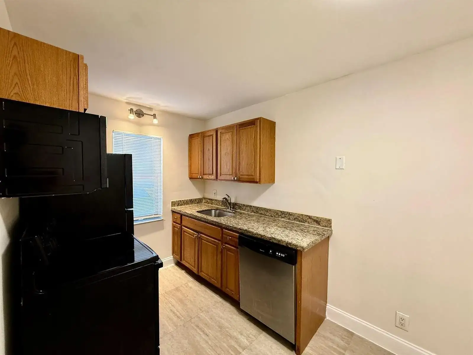607 NE 29th Drive # 22, Wilton Manors FL 33334 photo 3
