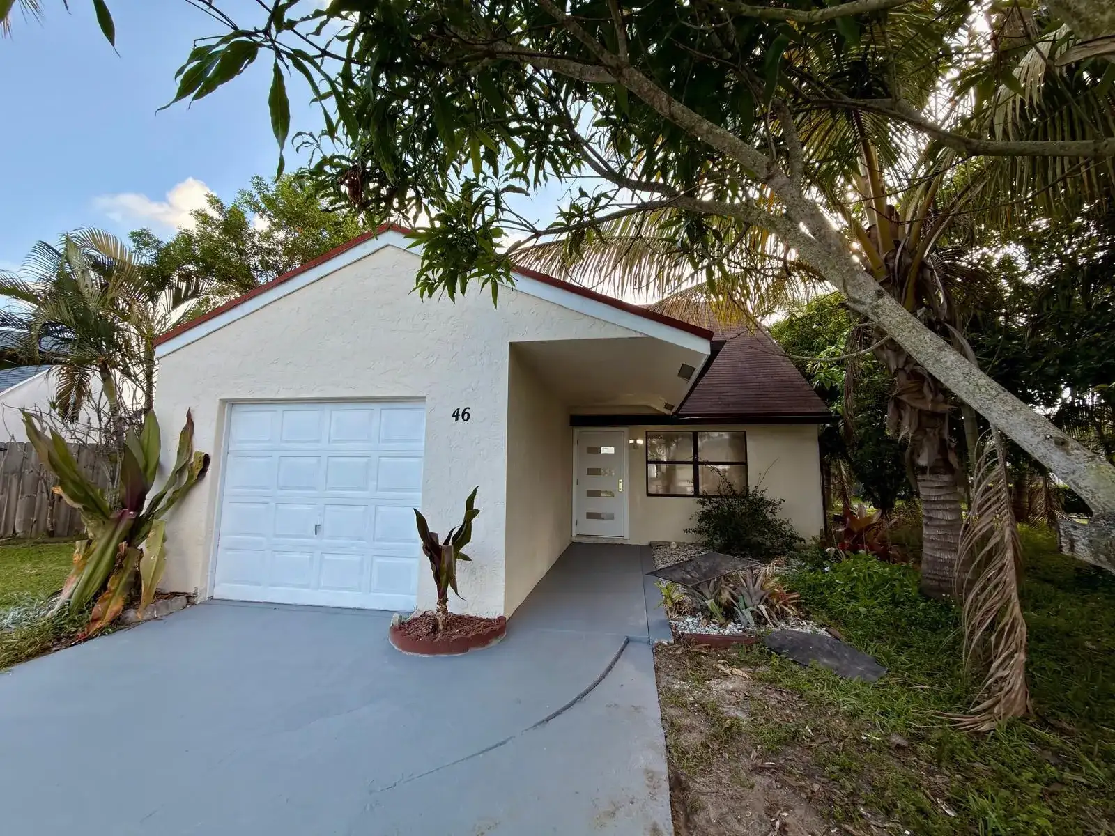 46 Tara Lakes Drive E, Boynton Beach FL 33436 photo 2