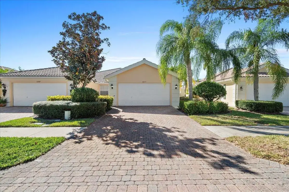 3277 SE Glacier Terrace, Hobe Sound FL 33455 photo 2