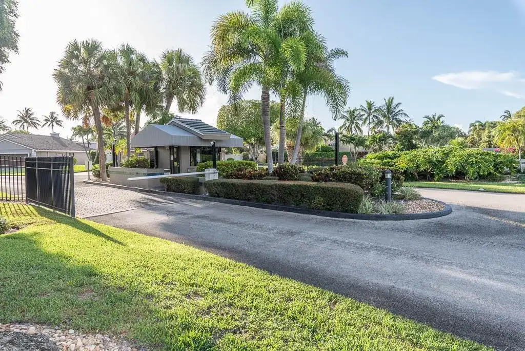 251 NW 69th Street, Boca Raton FL 33487 photo 2