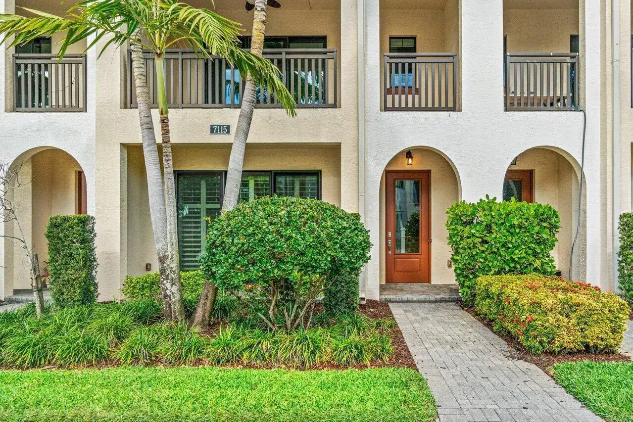7115 Edison Place, Palm Beach Gardens FL 33418 photo 4