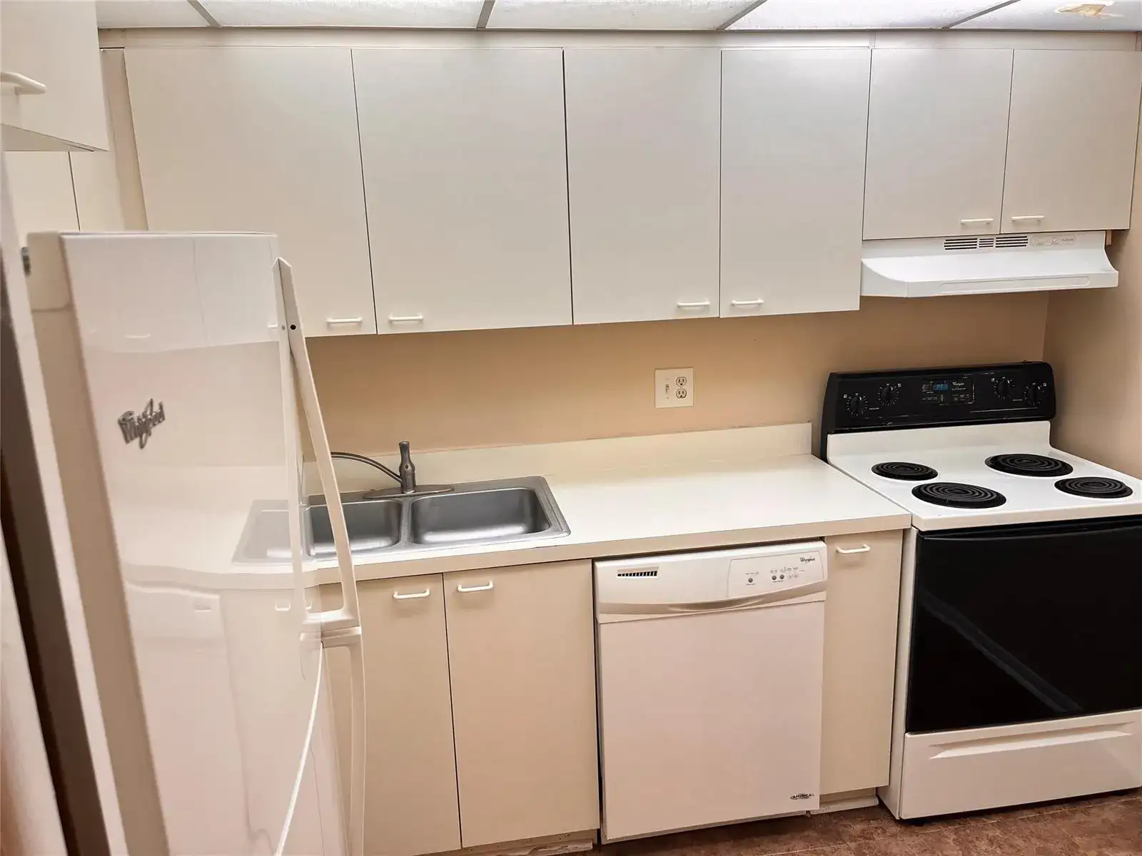 3720 Inverrary Drive # 3k, Lauderhill FL 33319 photo 4