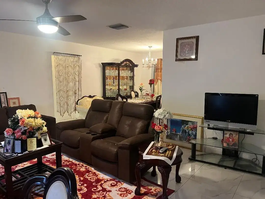 5803 NW 86th Avenue, Tamarac FL 33321 photo 4
