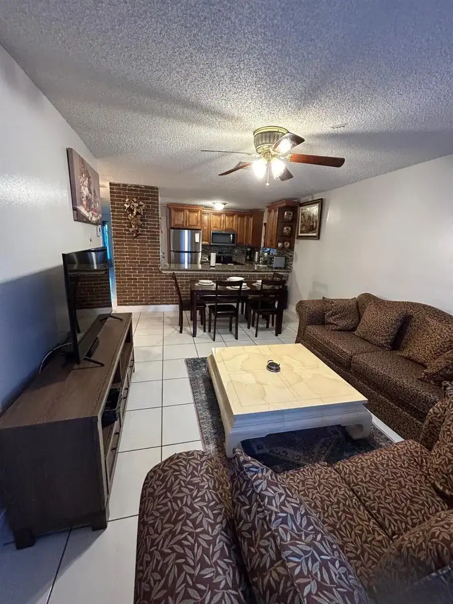 7526 SW 7th Court, North Lauderdale FL 33068 photo 4
