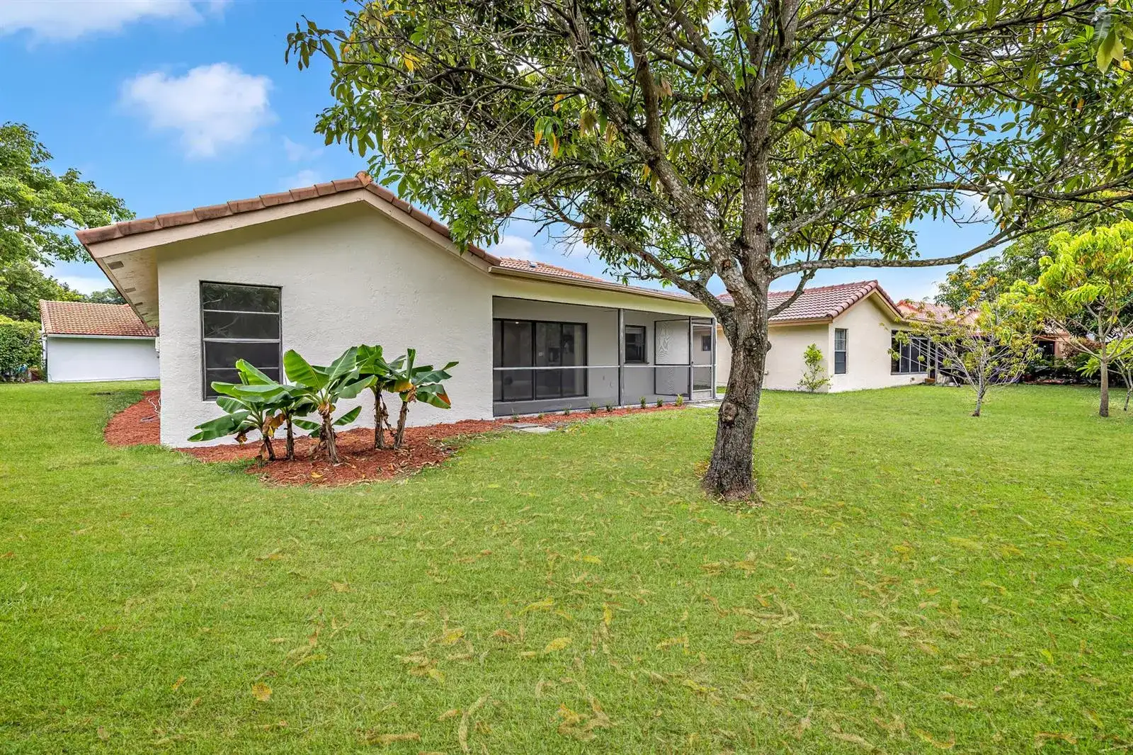 1273 Spring Circle Drive, Coral Springs FL 33071 photo 2