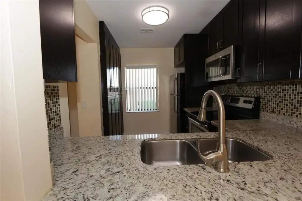 2987 NW 110th Avenue, Sunrise FL 33322 photo 2