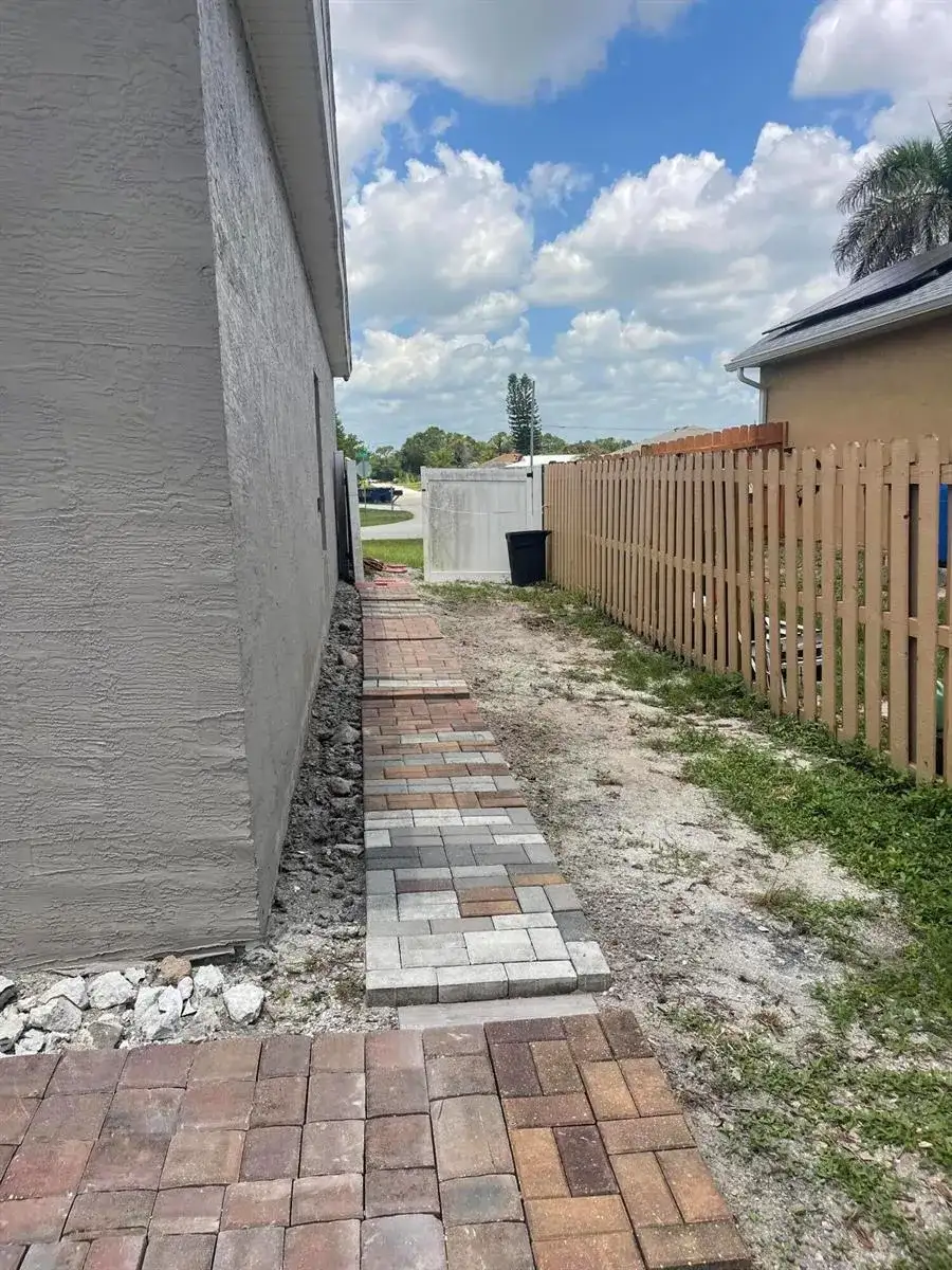 4581 SW Floral Street, Port St. Lucie FL 34953 photo 2