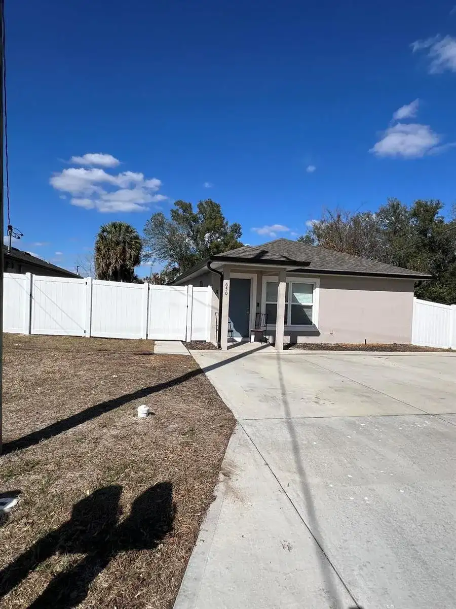 640 E Grapefruit Avenue, FL 33850 photo 3